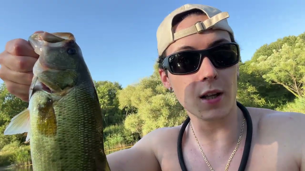 BIG BASS a CHATTERBAIT in un piccolo laghetto