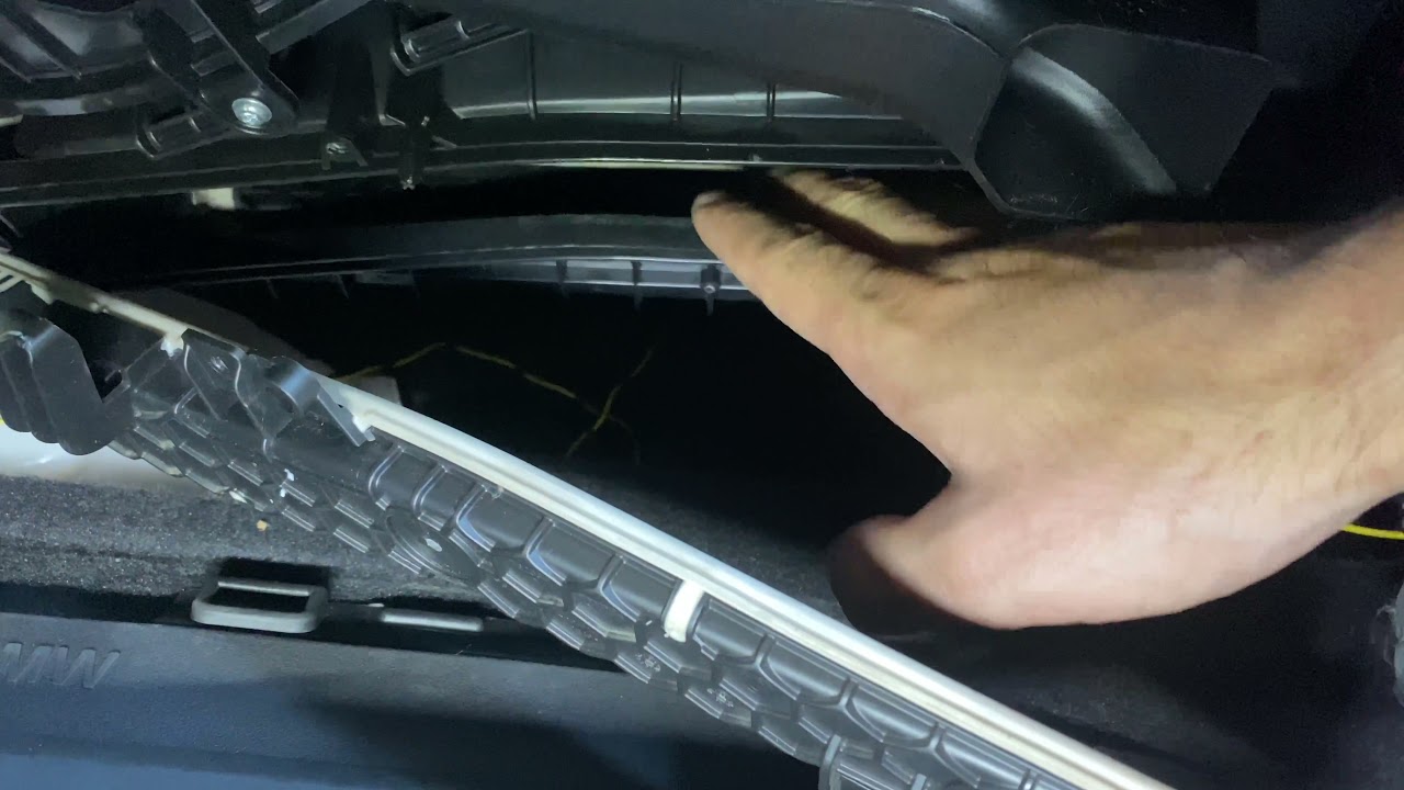 2020 Bmw M340 G20 cabin filter location and replacement YouTube