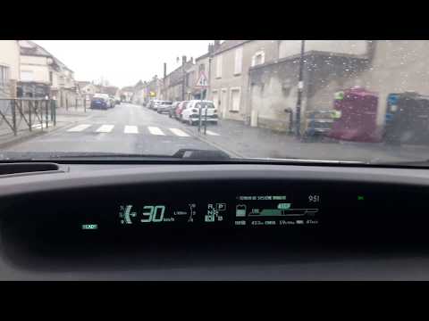 Vidéo: Combien de kilomètres une Prius peut-elle parcourir sans essence ?