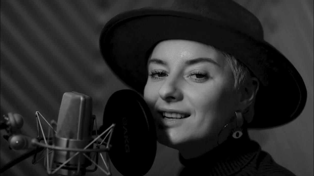 С днём рождения наташа песня. Наташа королева альбом. Королёва наташа подруга печня. Любимая песня наташи. Наташа королева 90е желтые тюльпаны.