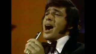 Download lagu Engelbert Humperdinck - Didn't We (Almost Make It)?