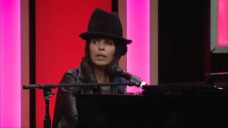 Video thumbnail of "Linda Perry "Beautiful" - LA Impact Awards"