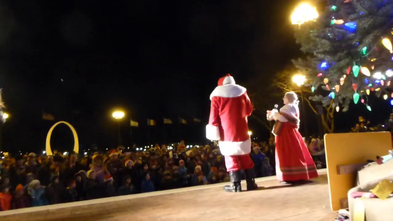 20171124 Mr. And Mrs. Santa Claus Help Bay City Sing "Jingle Bells