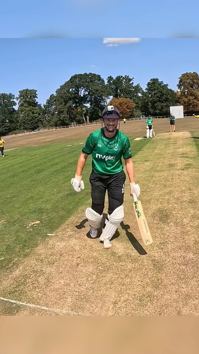 THE KIWI CRICKETER GETS BOWLED! | Perfect leg-spin delivery | #cricket #cricketer #wicket