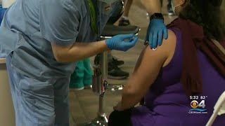 Women, Young Adults Experiencing More COVID Vaccine Side Effects