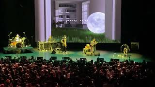 Payungteduhparadehujanpusakatadi Ujung Malam  At Zepp Kl Senandung Malam