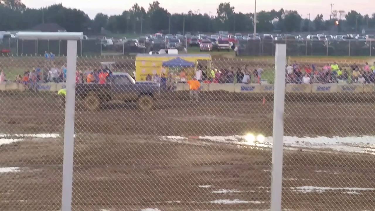 Mudbogs Bartholomew County Fair 2016 YouTube