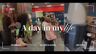 VLOG: STEPPING OUT MY COMFORT ZONE | GOING TO THE GYM, SHAKE RECIPE, AND SHIPPING ORDERS