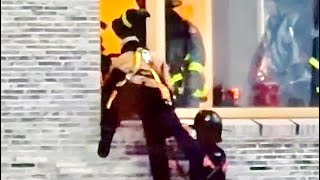 FDNY BOX 1177~FDNY CONDUCTS HIGH ANGLE RESCUE FOR 2 WINDOW WASHERS STUCK ON SCAFFOLDING 44 FLOORS UP