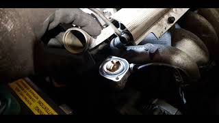 VOLVO 850 THERMOSTAT LOCATION AND REPLACEMENT VOLVO 850 THERMOSTAT LOCATION AND REPLACEMENT