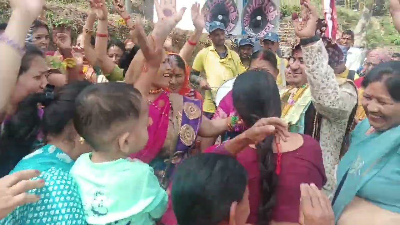 अरविन्द की बरात तैल गांव के लिए प्रस्थान