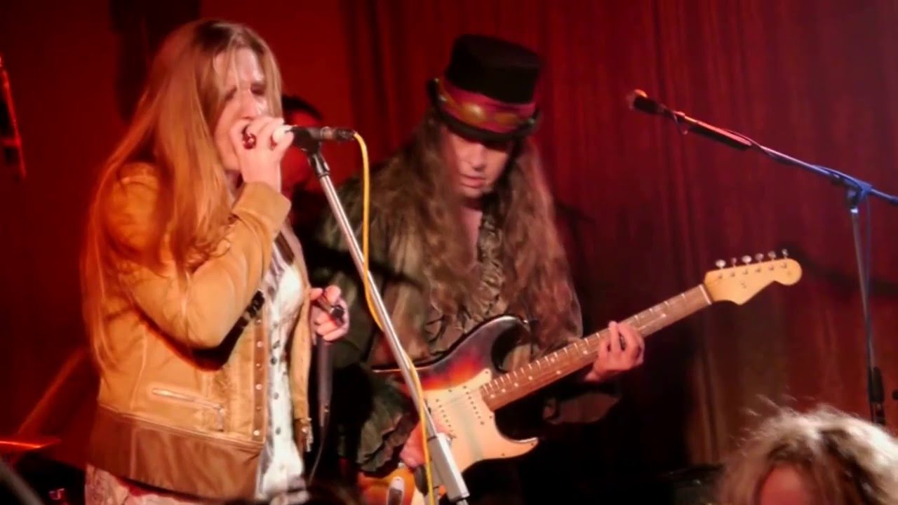 Beata Kossowska With Monokel Kraftblues 2 4 2016 Schutzenhaus