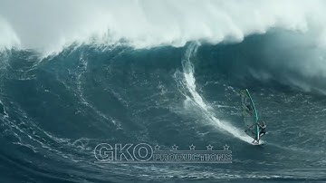 Kauli Seadi Epic wave ride at Jaws (Peahi) Maui 2011