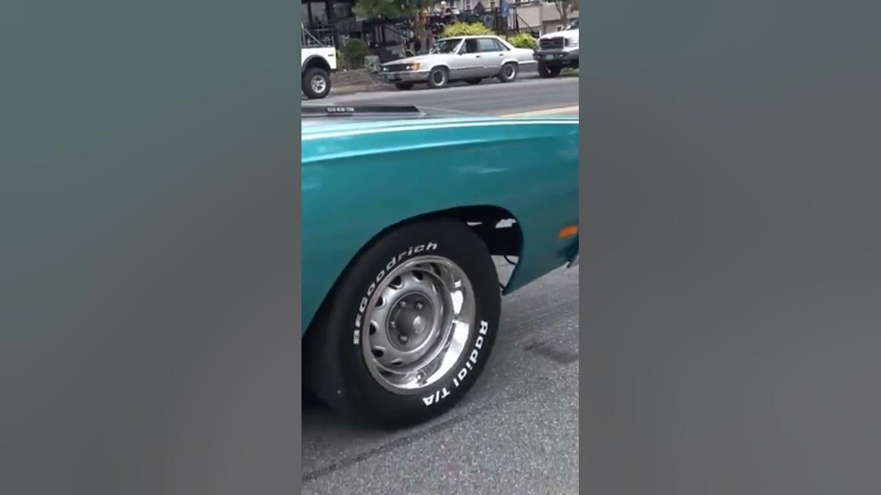 Classic cars & muscle cars hit Lake streets during NY car show