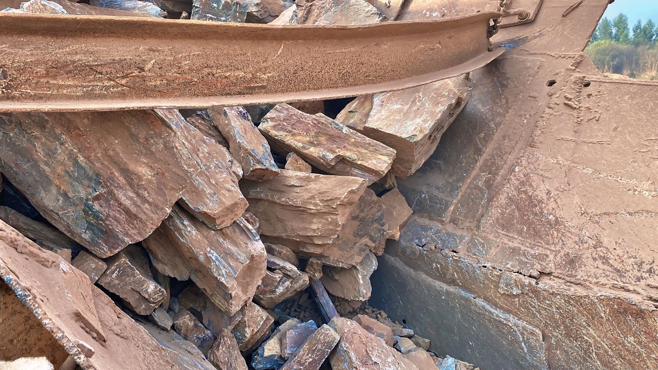 PLAYING with GIANT Rocks 🪨 ASMR Rocks Quarry CRUSHING Operations primary Jaw Crusher in action