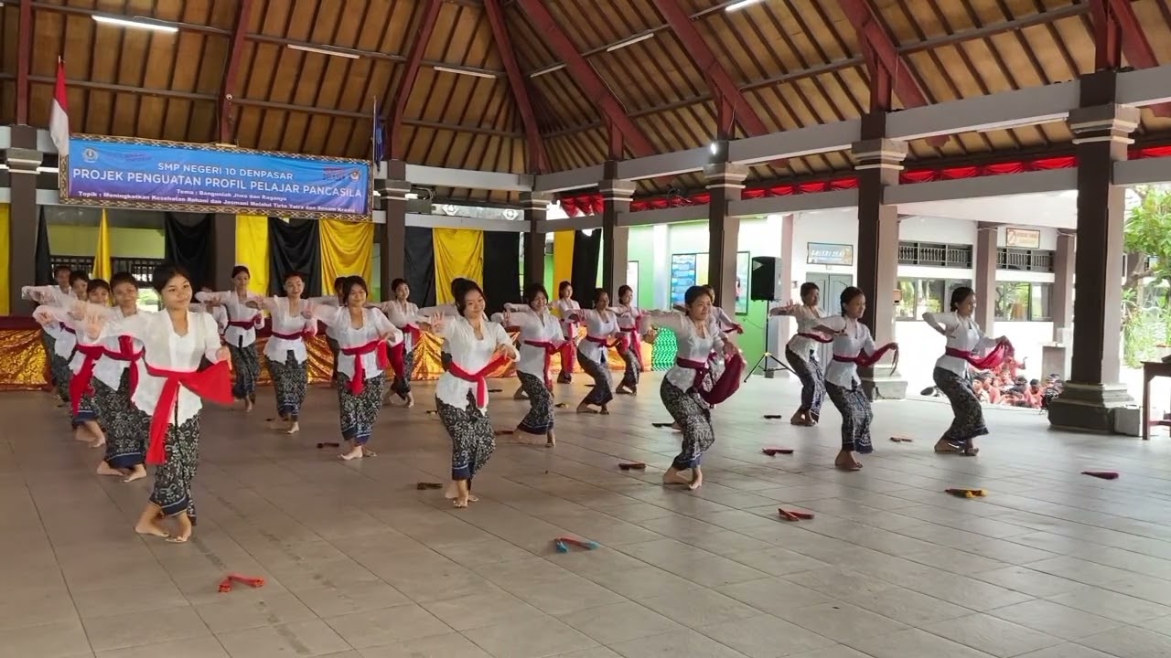 Pemecahan Rekor MURI Dengan Menyanyikan Lagu CBP Rupiah dan Menarikan Tari Condong Legong Keraton