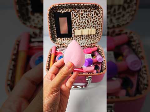 م رضية مع لعبة طقم المكياج طقم مكياج لعبة طقم أزياء طقم مكياج مكياج