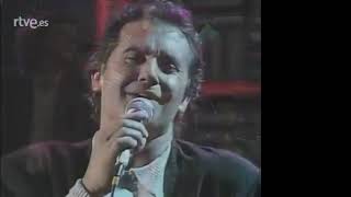 Video thumbnail of "Nada Sabe Tan Dulce Como Su Boca/Victor Manuel 1986"