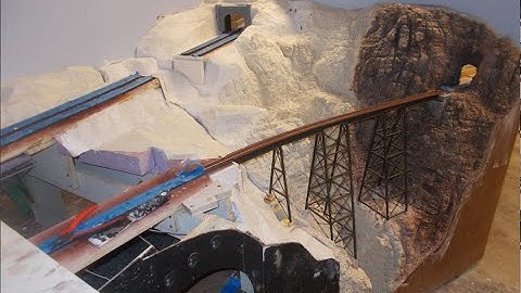 K&SV layout build 19: A rocky canyon