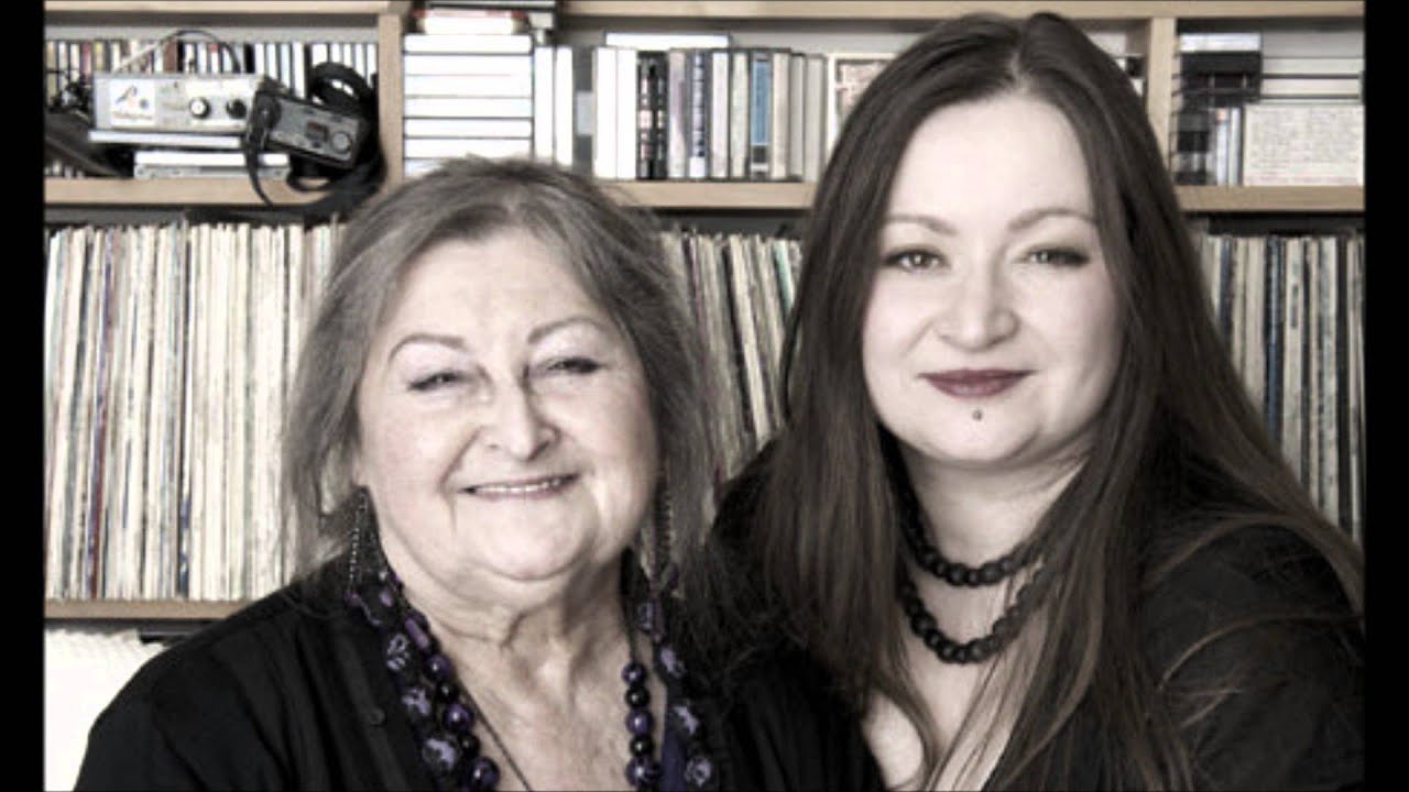 Bunch Of Thyme - Norma Waterson & Eliza Carthy - YouTube