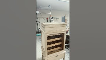 Hinges and lid support on #dshardwoodcreations #cigarhumidor