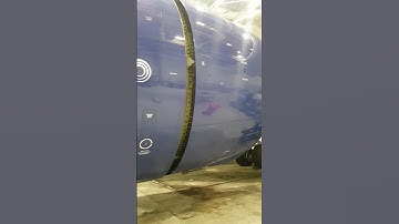 GE90 Thrust reverser closing side view