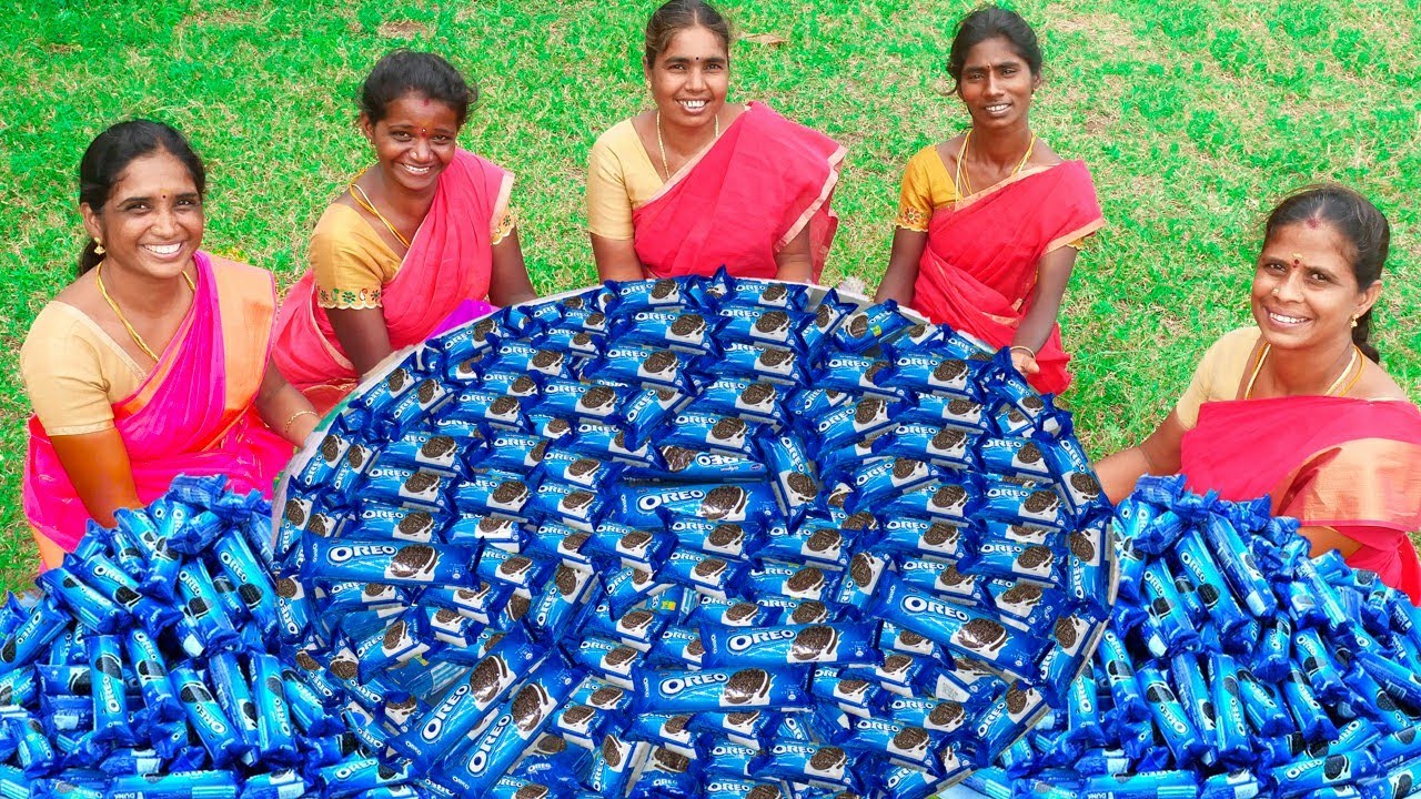 OREO SWISS ROLE | OREO BISCUIT ROLL | Delicious Sweet Role Recipe | Village Super Cooking