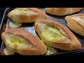 Bolillos rellenos de queso y jalapeños