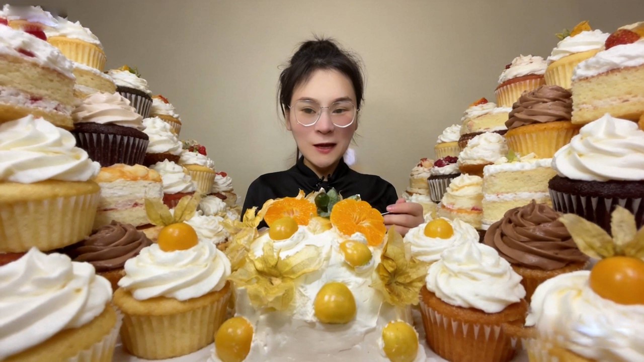 ASMR🍰Eating Orange Blossom Cake🍰