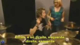 (LEGENDADO) - McFLY - Drumming Lessons with Fearne - TOTP - 2004