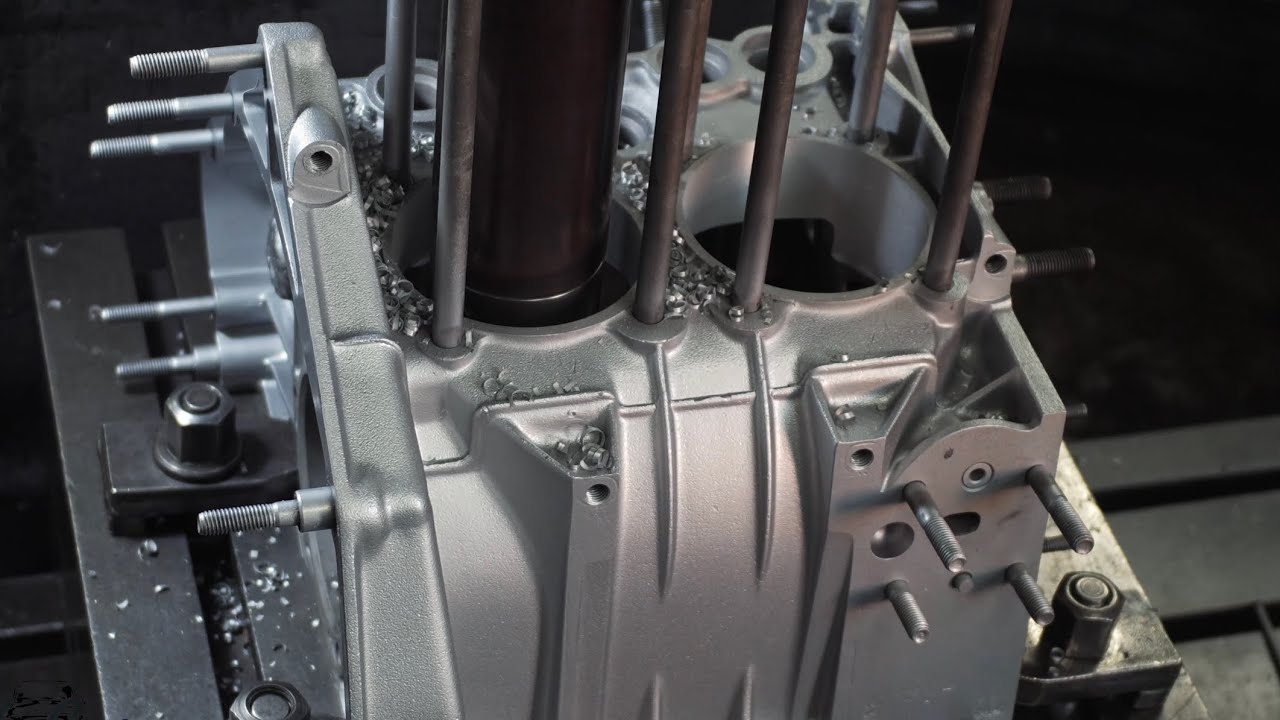 🔧 Il cuore della 500: lavorazioni di precisione sul motore d’epoca | Ep.2 by Alba Corse