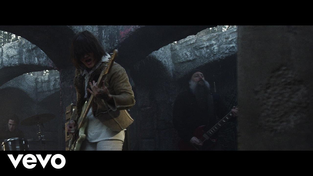 Royal Thunder - April Showers Royal Thunder - April Showers