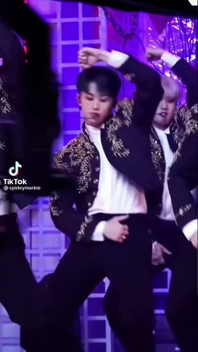 Mark Lee and his addicting moves