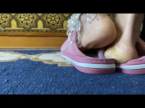 ASMR Intense/Rabbits Sandals/Robbings Heels/Sleep Triggers Sounds/Whispering