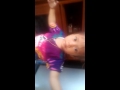 Azka lagi bernyanyi