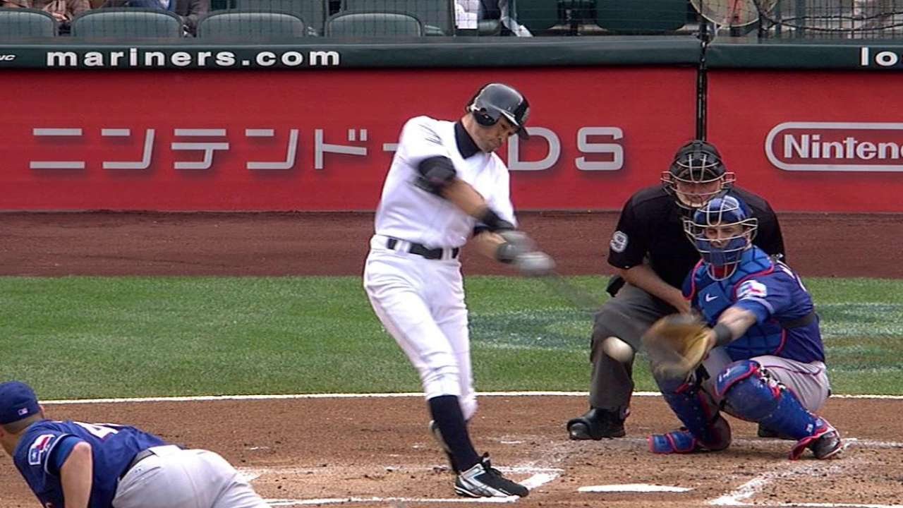 Ichiro ties Mantle on the all-time hits list