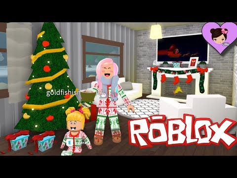 Bloxburg Family Decorates For Christmas Baby Goldie Excited For The Holidays Youtube - christmas fun in bloxburg roblox roleplay with goldie singing