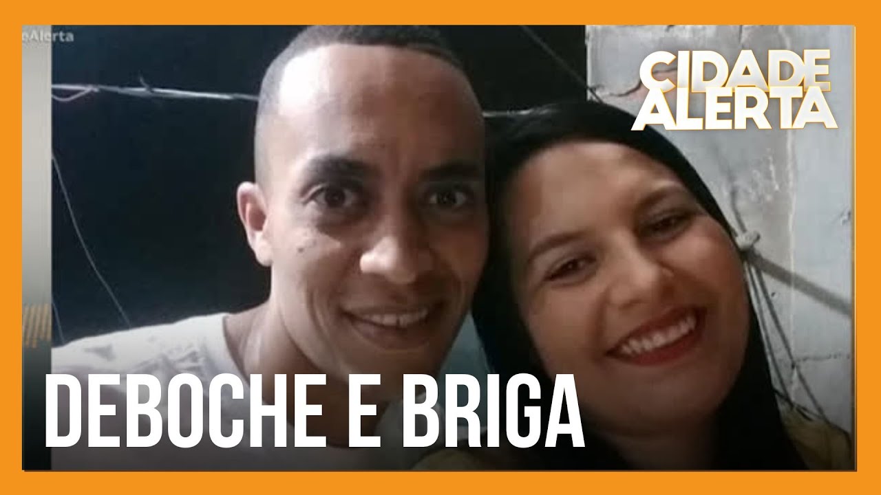 Mulher suspeita de matar o marido com golpes de faca e fugir com as filhas se entrega para a polícia