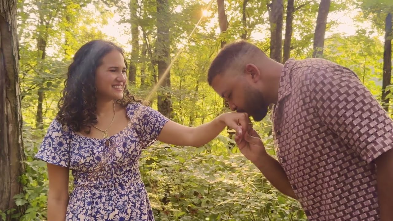 She Didn’t See It Coming — and That Says Everything About Him 💍| Smoky Mountain Proposal