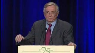 Seymour Hersh Discusses the Importance of Accountability and Accepts ICFJ Founders Award