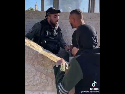 شجاعة الفلسطيني تهجم فلسطيني على جندي اسرائيلي