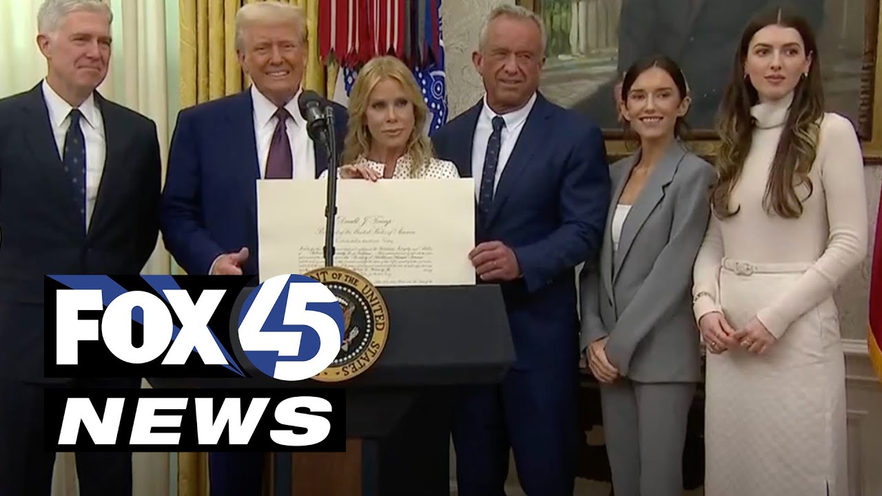 RFK Jr. sworn-in as HHS Secretary - YouTube