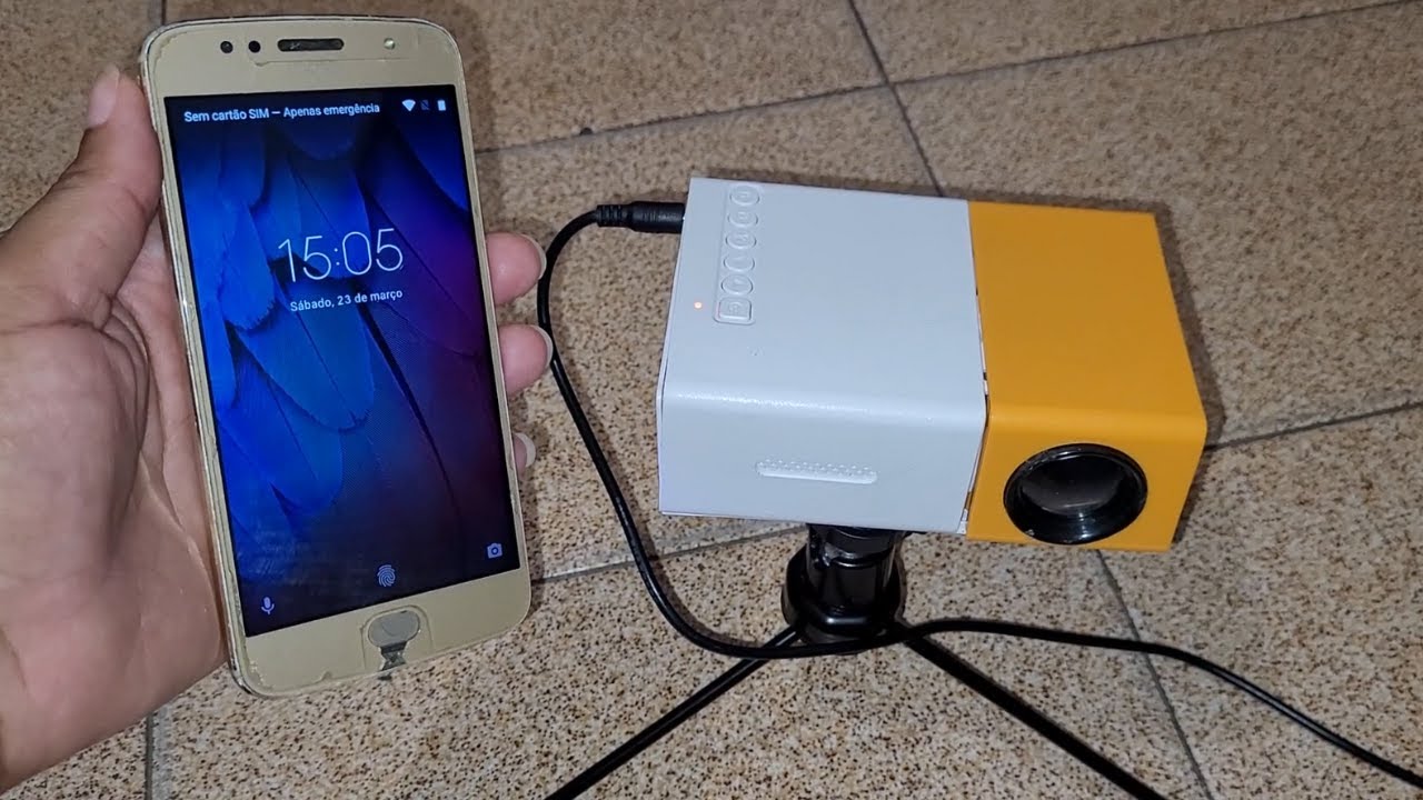 como conectar o celular no mini projetor portátil yg300 - YouTube