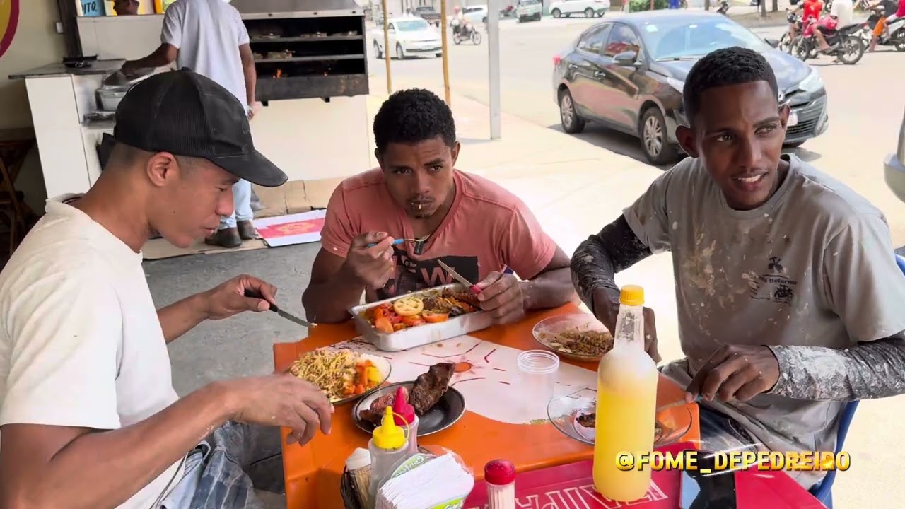 Fome de pedreiro e sua badeja de comida