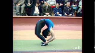 Contortion - Emmanuelle Manou Peyre (likely) at the National Circus School in France - [1986]