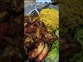 un rico almuerzo de patas de cangrejo 🦀 😋