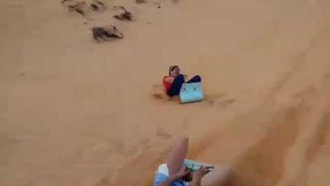 [cotuhomestay.com] Sand surfing - Trượt cát cực vui tại Đồi Hồng, Mũi Né!