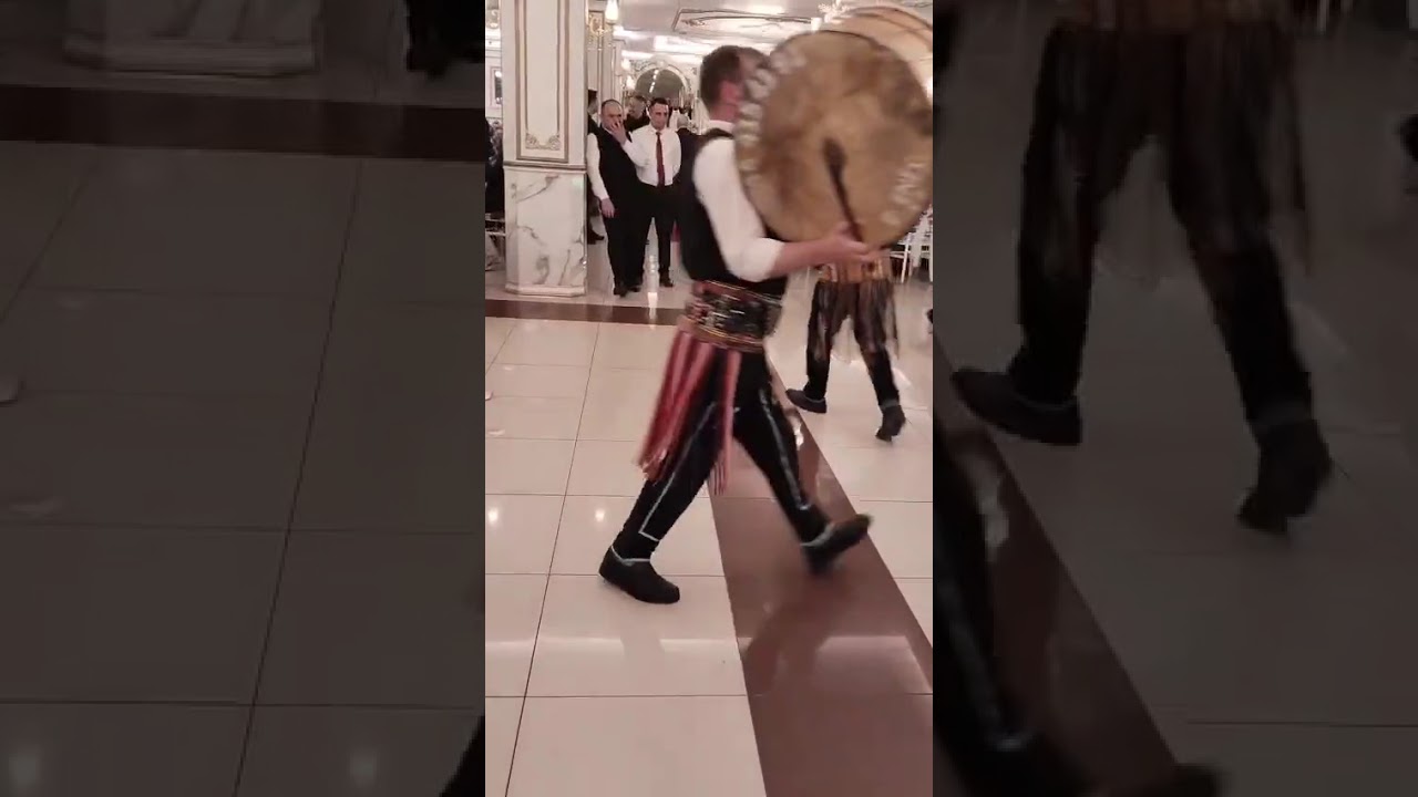 Süper Halay izlemeden geçme 