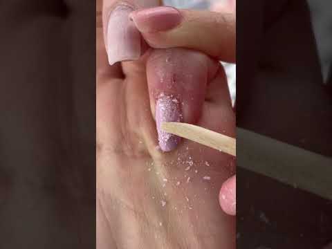 Wideo: Jak dbać o zdobienia paznokci (ze zdjęciami)