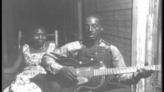 Mississippi Fred McDowell  - Freight Train Blues chords